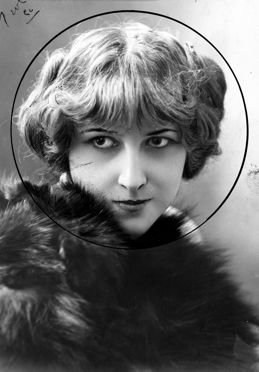Muotokuva näyttelijä Gilda Darthysta. tekijältä Henri Manuel