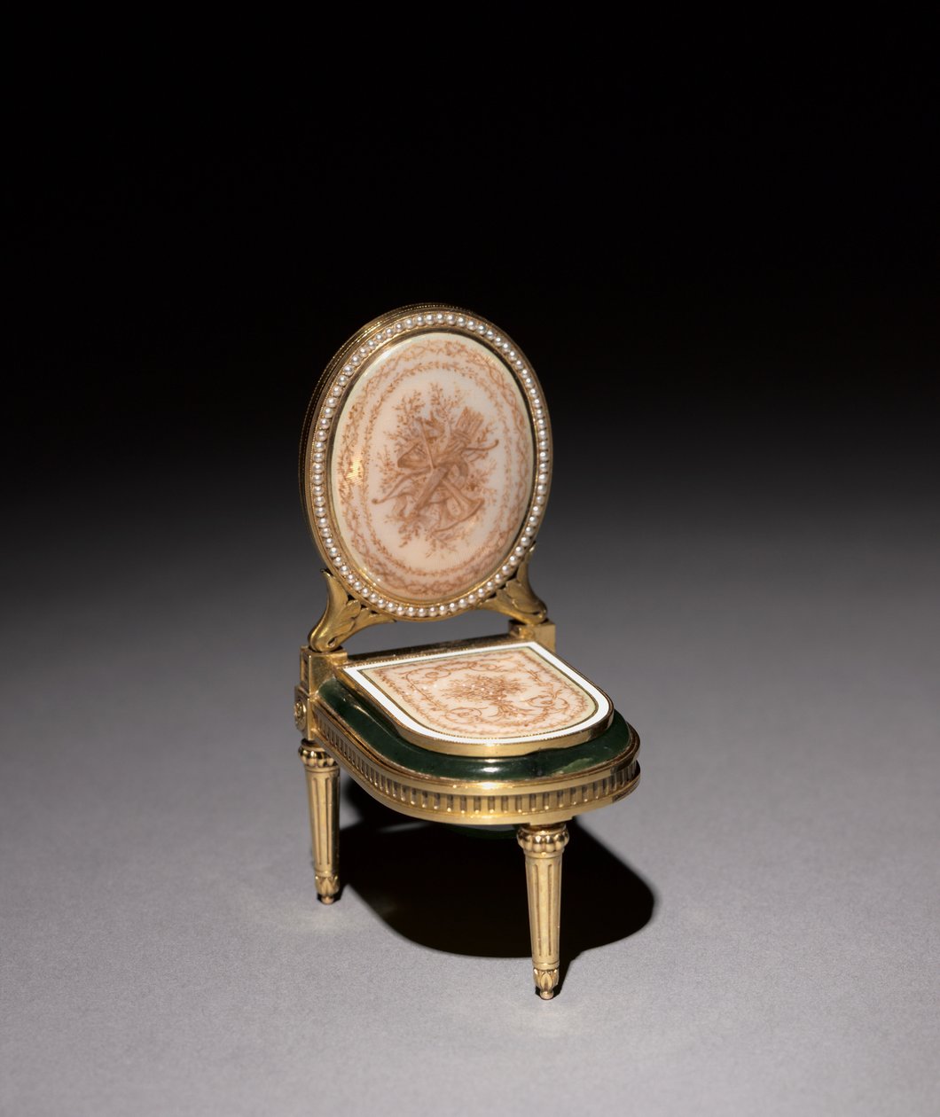Miniature Bidee, Peter Carl Fabergén yritys tekijältä Henrik Immanuel Wigström