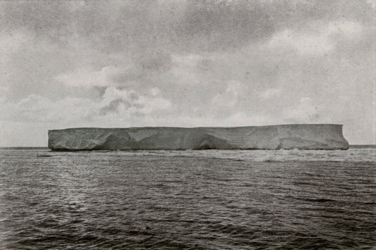 Ensimmäinen jäävuori, c1910, 1913 tekijältä Herbert Ponting