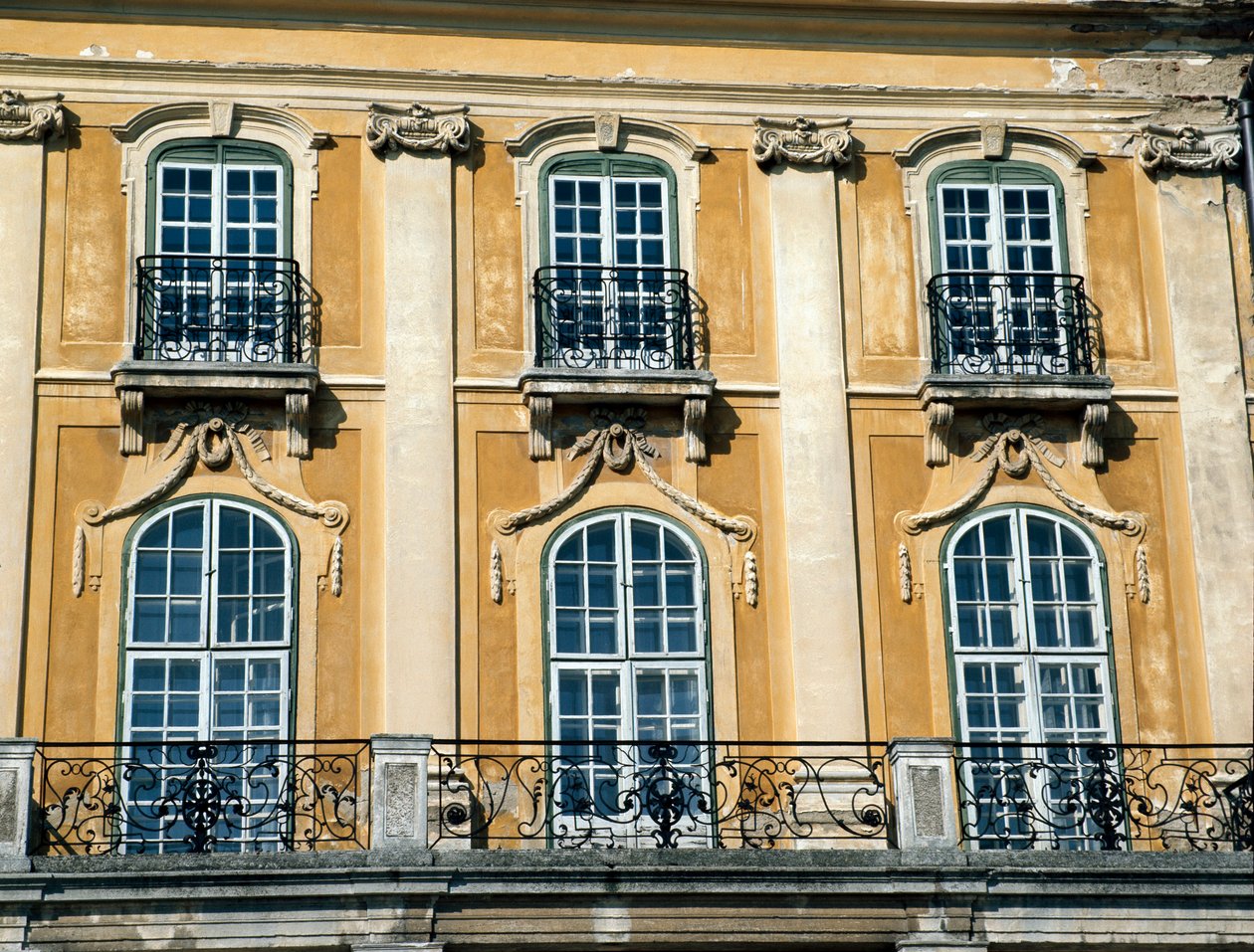 Esterhazyn palatsin julkisivu tekijältä Hungarian School