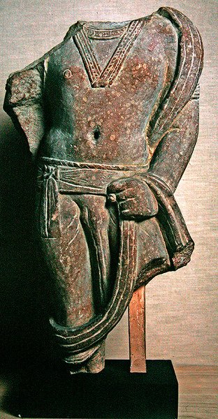 Bodhisattva (punainen hiekkakivi) tekijältä Indian School