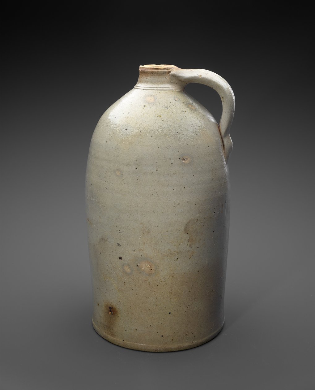 Kannu, c. 1873-1882 (suolalasitettu kivitavara) tekijältä Isaac Suttles Pottery