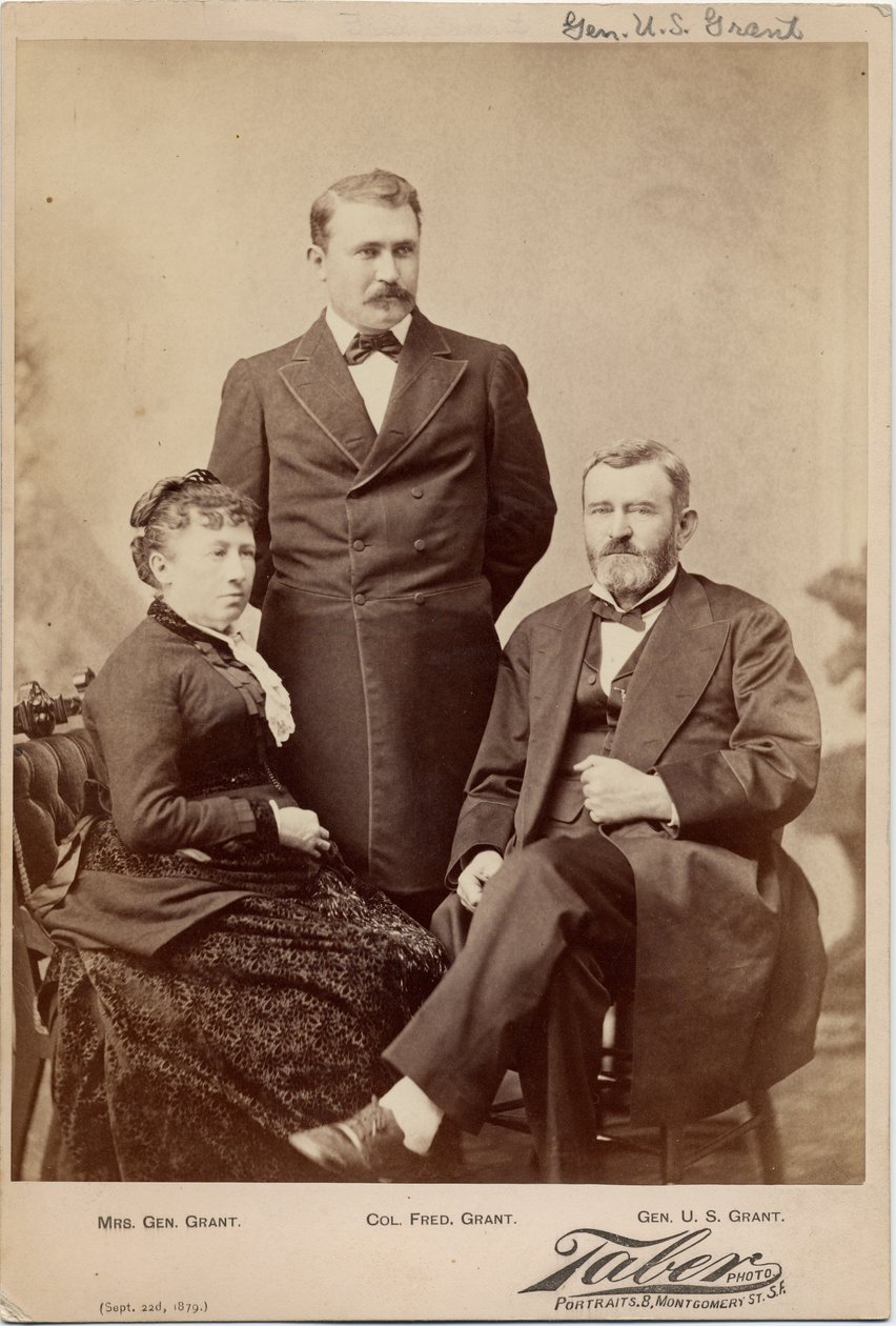 Julia T (Dent) Grant (1826-1902); Ulysses Simpson Grant (1822-85), Unionin armeijan kenraali, Yhdysvaltain 18. presidentti; Eversti Frederick Dent Grant (1850-1912) (albumikuva) tekijältä Isaiah Taber