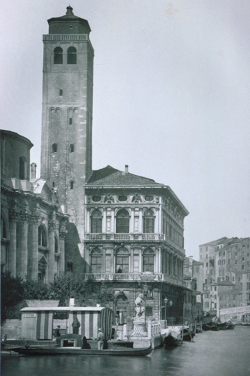 Näkymä Palazzo Labialle ja San Geremian kirkolle tekijältä Italian Photographer