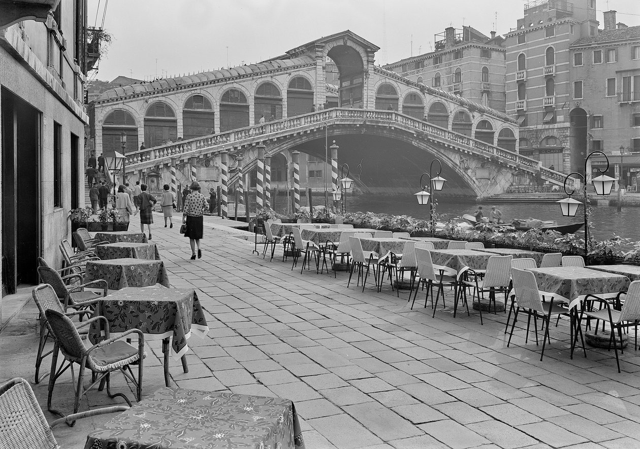 Rialton silta, Venetsia, n. 1955 (m/v kuva) tekijältä Italian Photographer