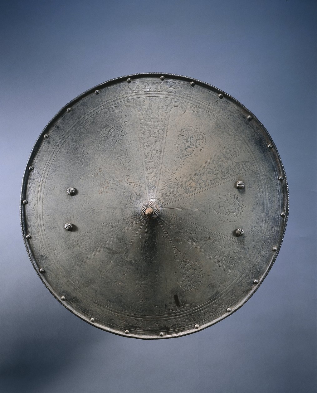 Rondache tai pyöreä kilpi, n. 1550-1600 tekijältä Italian School