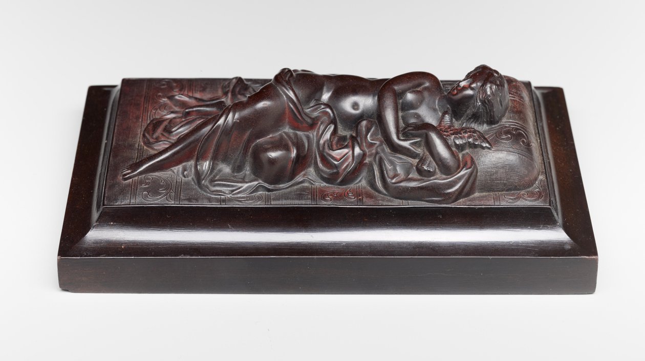 Makaava nainen (eebenpuu) tekijältä James Pradier