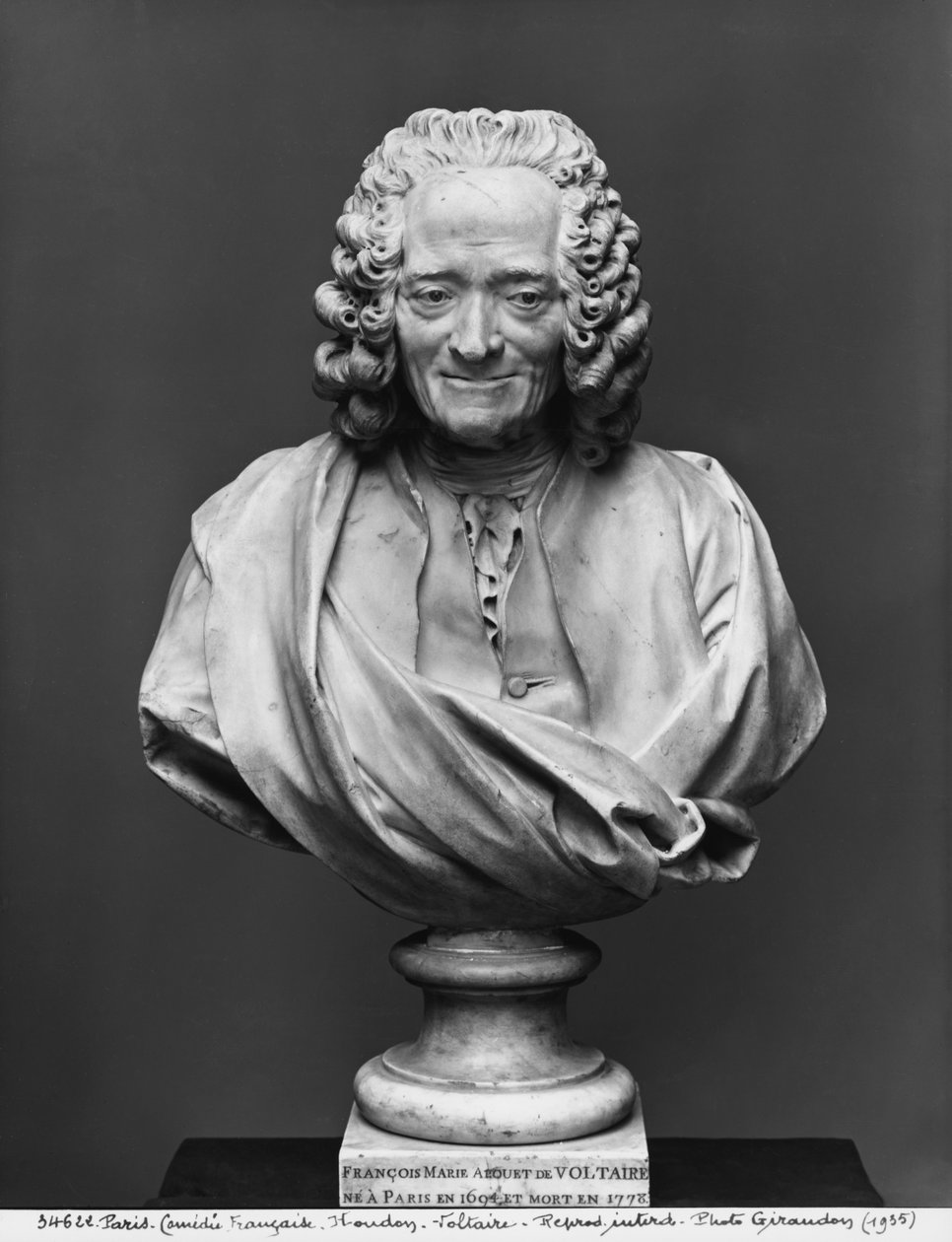 Voltairen rintakuva (marmori) tekijältä Jean Antoine Houdon