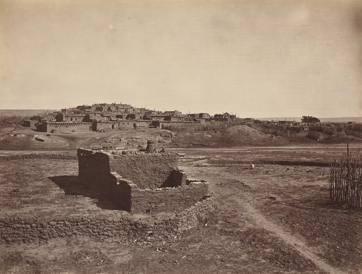 Zuni Pueblo, 1879. tekijältä John Karl Hillers