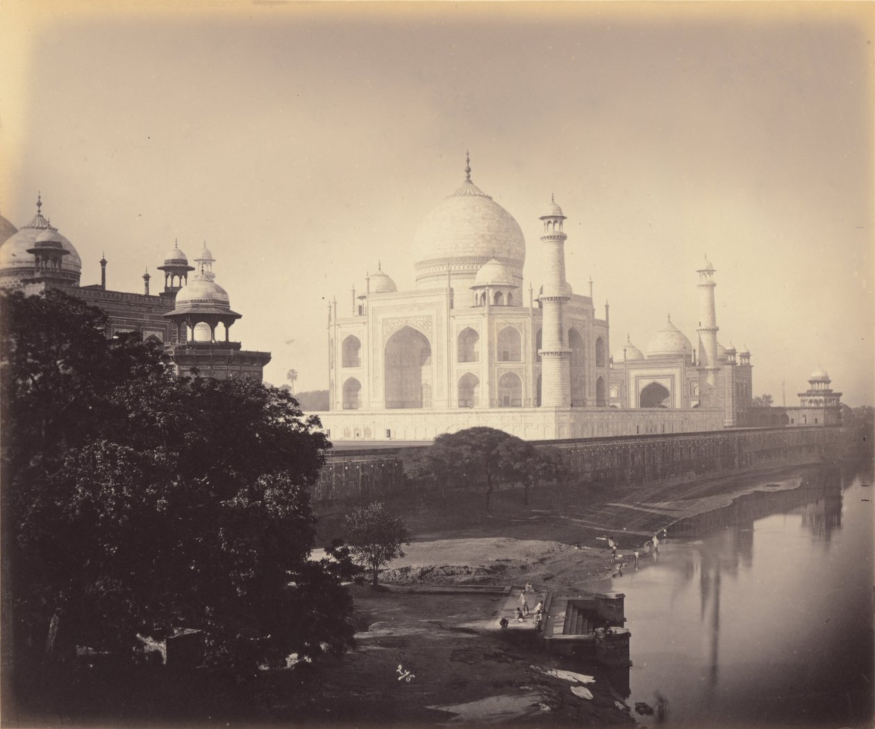 Taj Mahal, Agra, Intia tekijältä John Saché