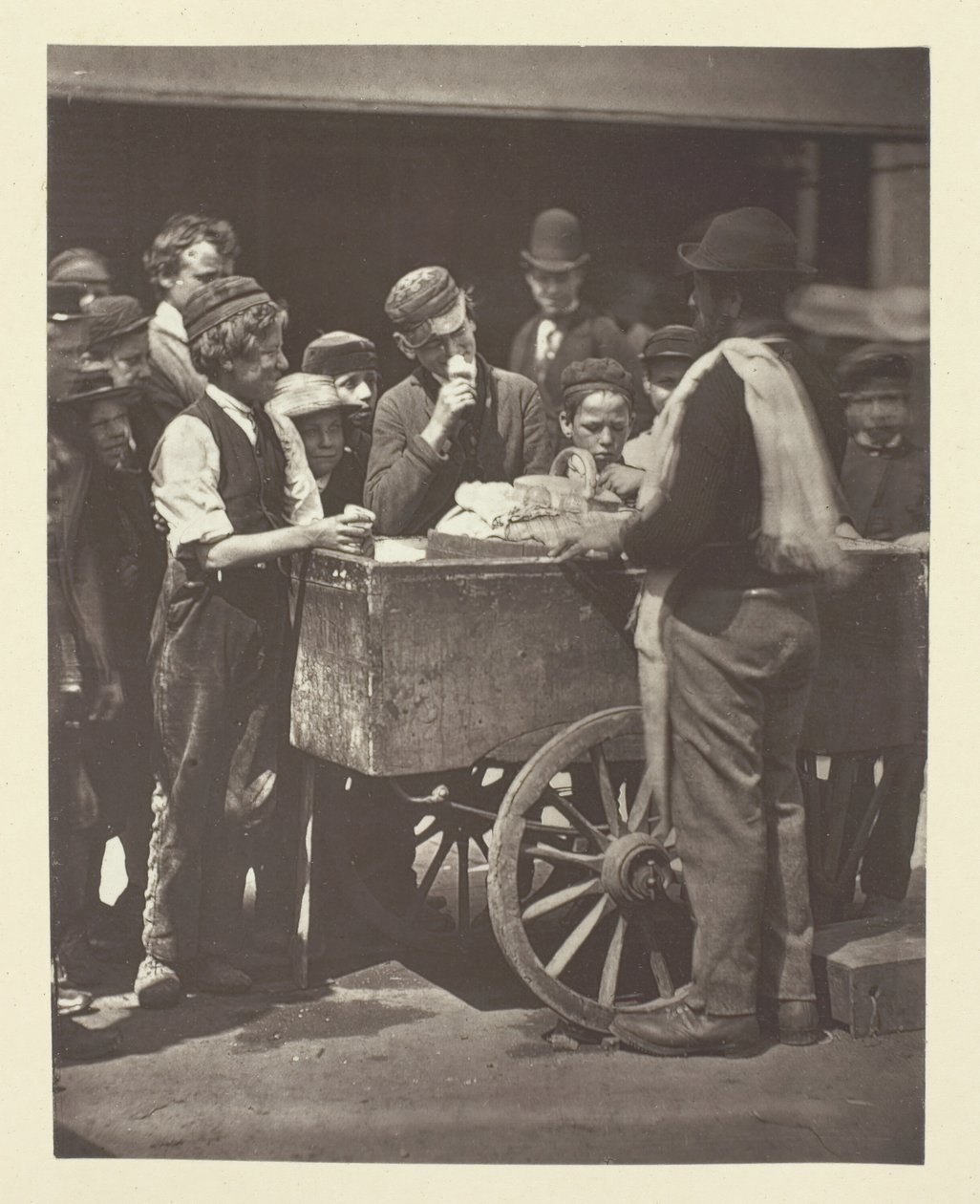 Halfpenny Ices, 1881. tekijältä John Thomson