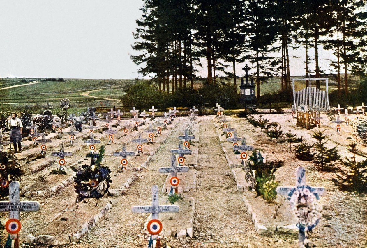Ranskalainen sotilaallinen hautausmaa, Verdun, syyskuu 1916 (autokromi) tekijältä Jules Gervais Courtellemont