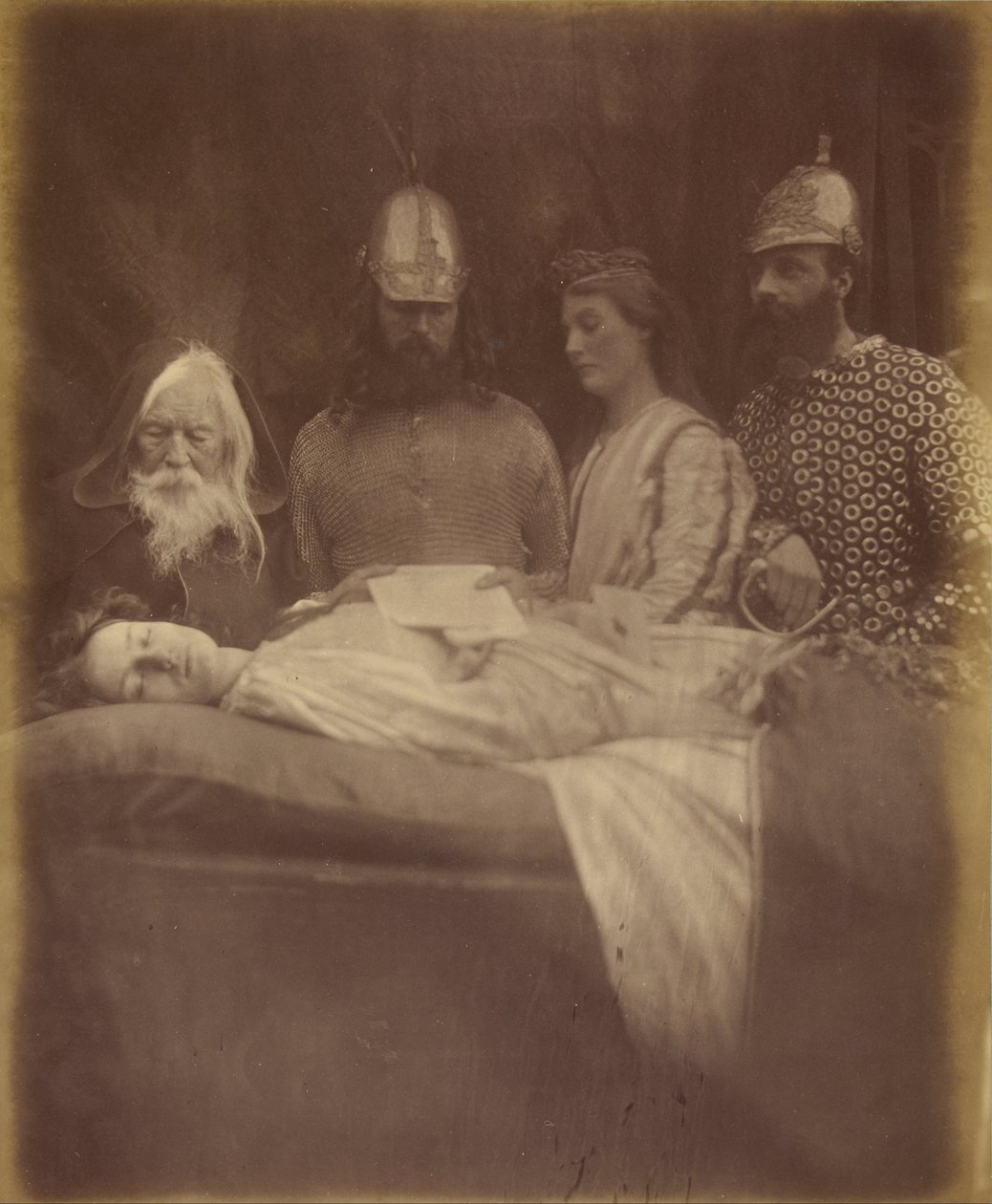 Elaine Ja kunnioittavasti he veivät hänet Halliin tekijältä Julia Margaret Cameron