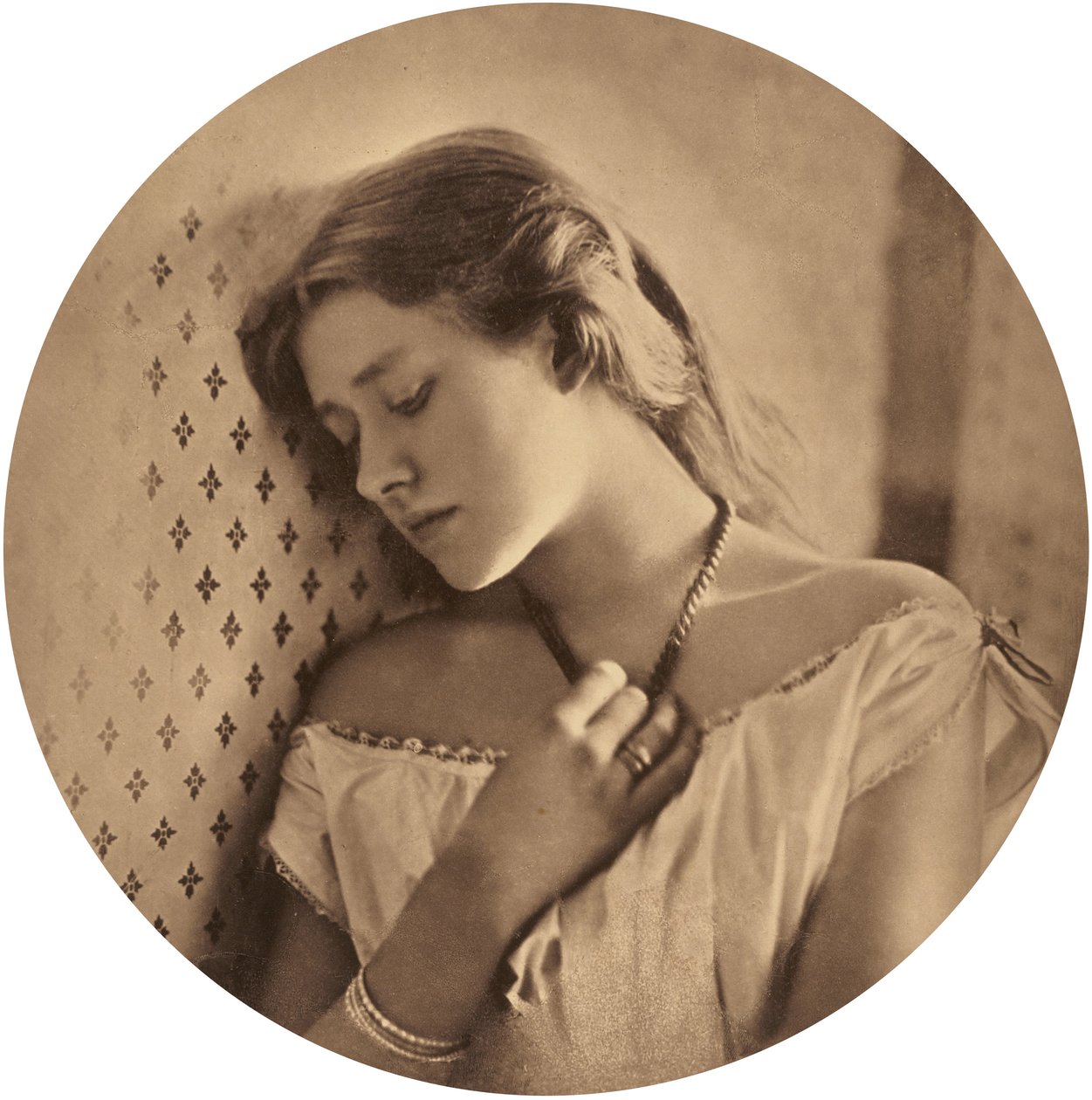Ellen Terry 16 -vuotiaana tekijältä Julia Margaret Cameron