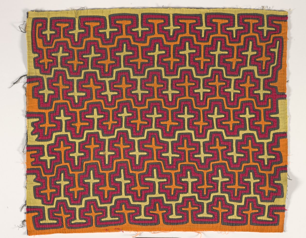 Shirt Panel (mola), n. 1950 (applikoitu puuvilla) tekijältä Kuna Indian Culture