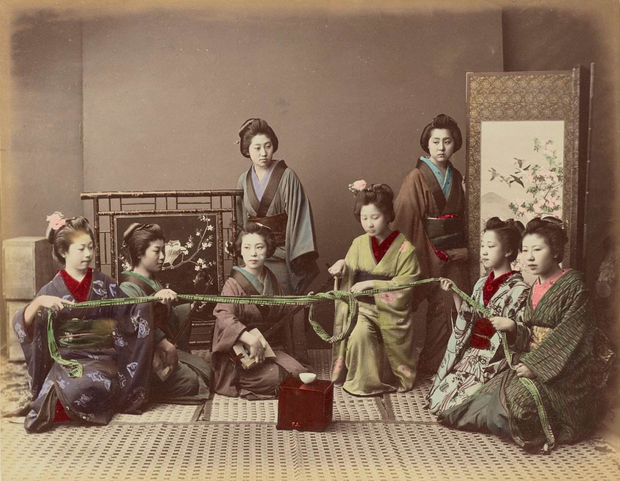(Konkonchiki) Japanilainen tyttöjen leikkipeli, n.1880 tekijältä Kusakabe Kimbei
