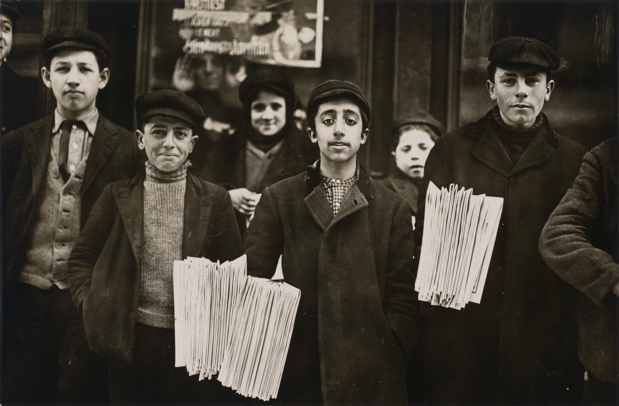 Hartford Newsboys, 1909. tekijältä Lewis Wickes Hine
