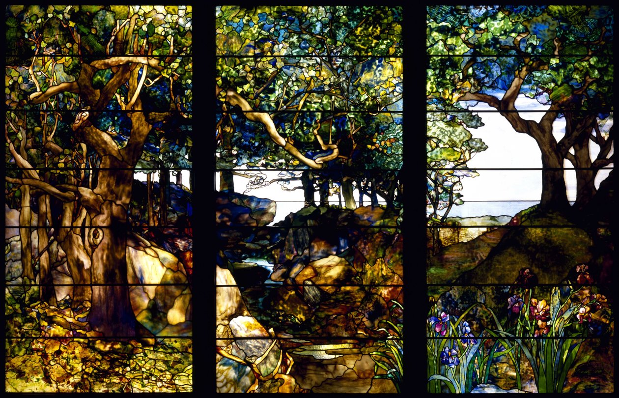 Metsäinen maisema kolmessa paneelissa tekijältä Louis Comfort Tiffany
