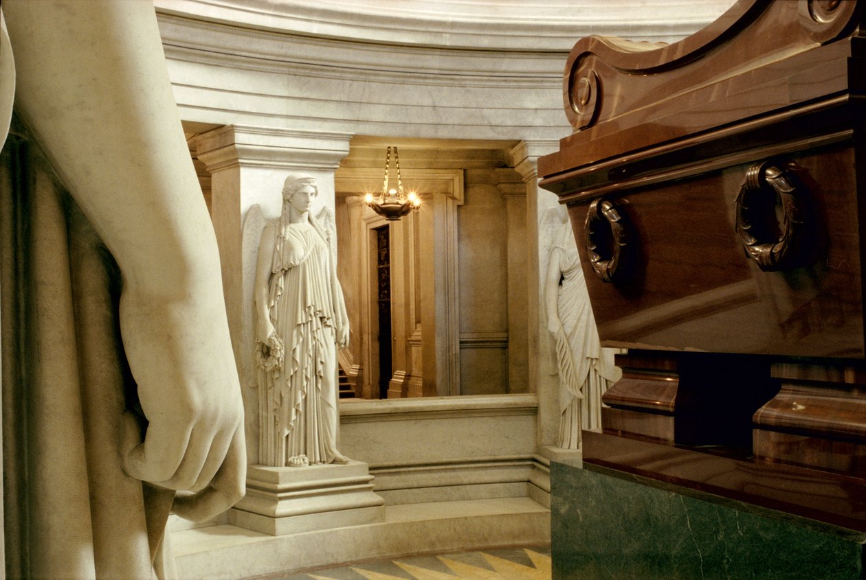 Napoleon Bonaparten (1769-1821) hauta 1841-61 (kivi ja värillinen marmori) tekijältä Louis or Ludovico Visconti