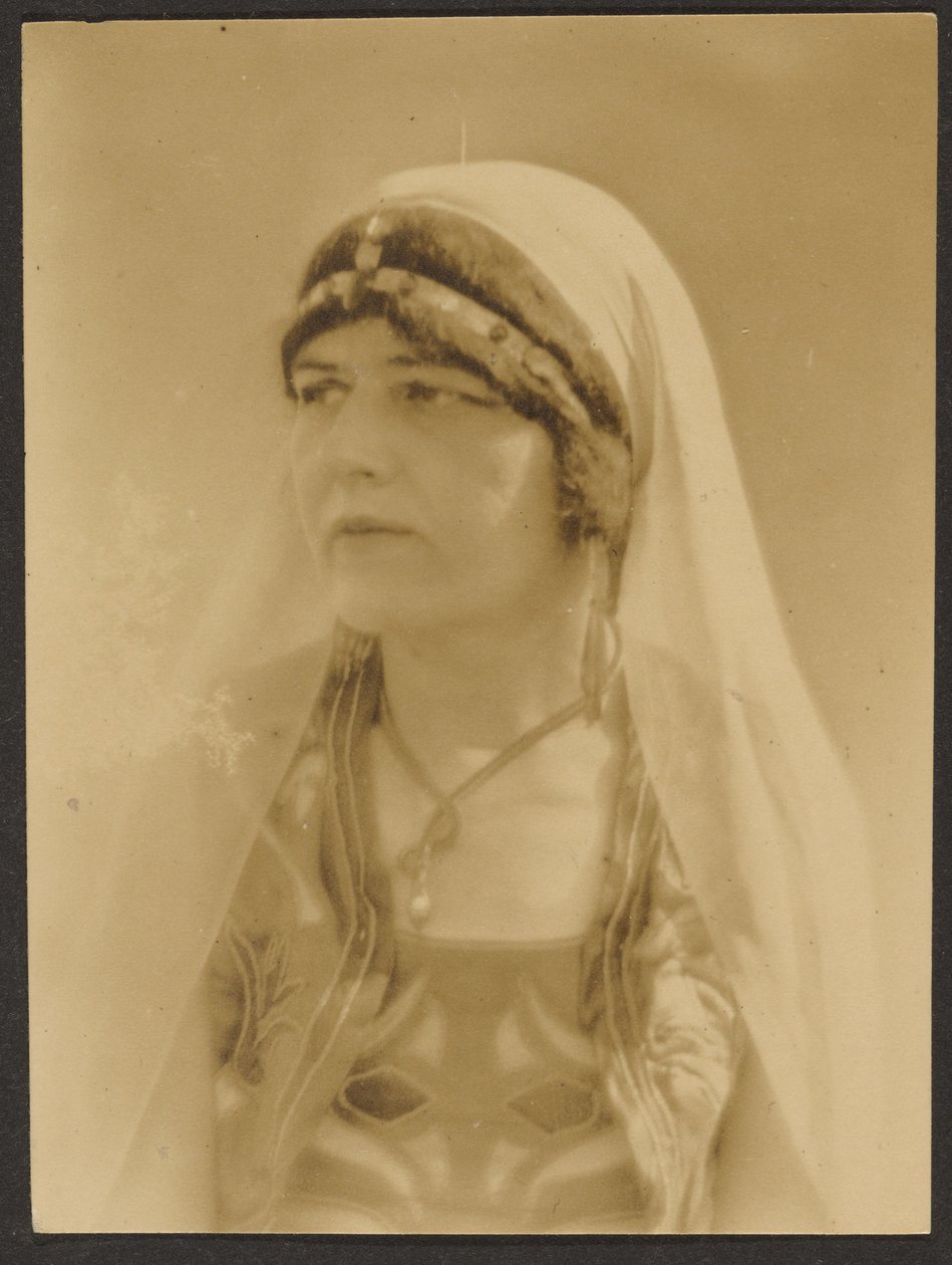 [Nautch Girl] tekijältä Louis Fleckenstein