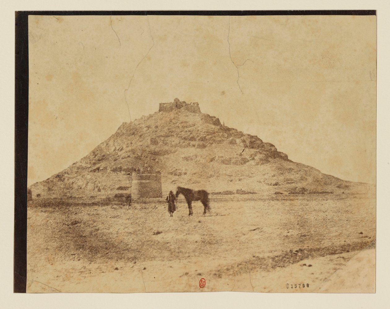 Ispahan, montagne du feu, ancien temple guèbre tekijältä Luigi Pesce