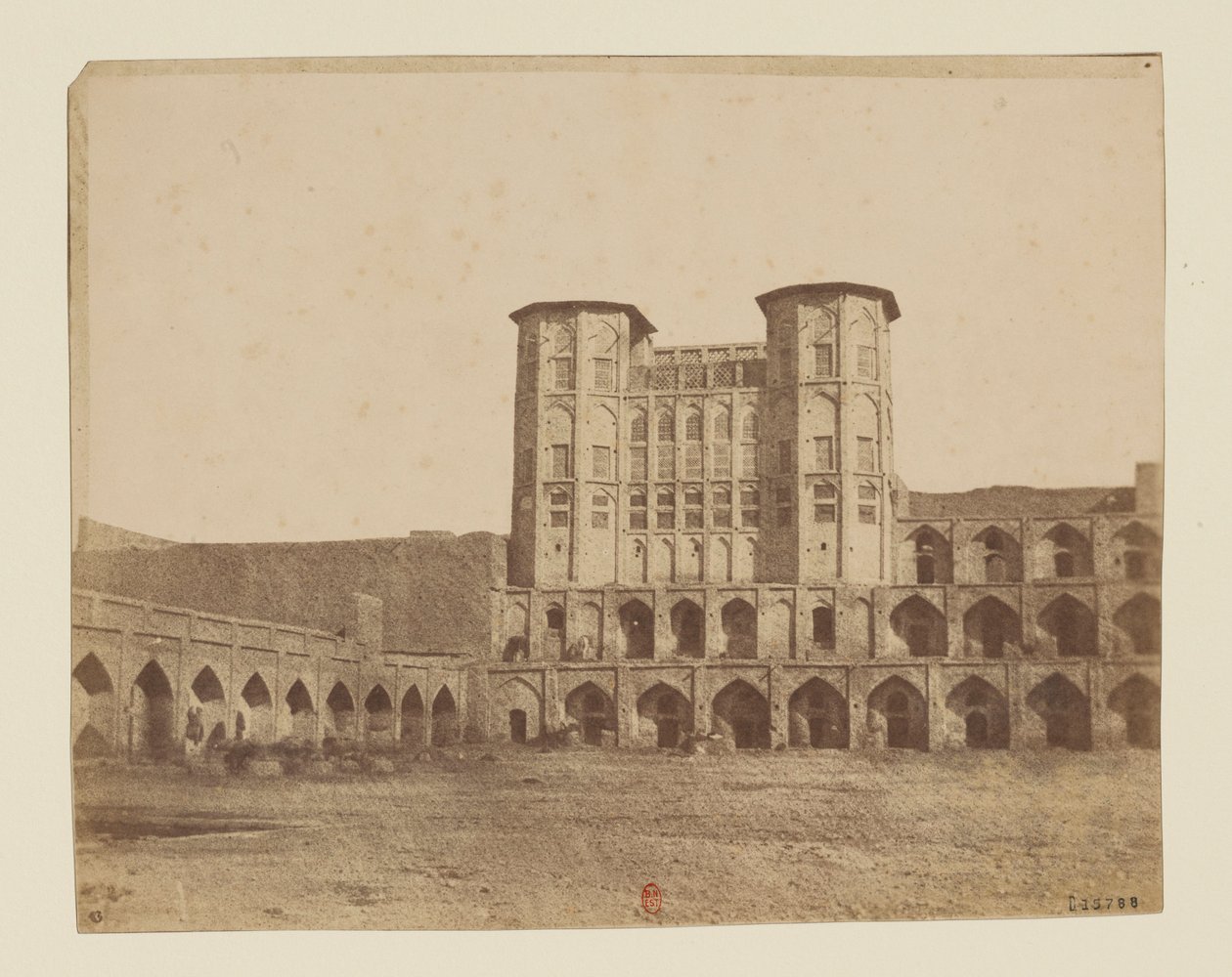 Kermanshah, palais tekijältä Luigi Pesce