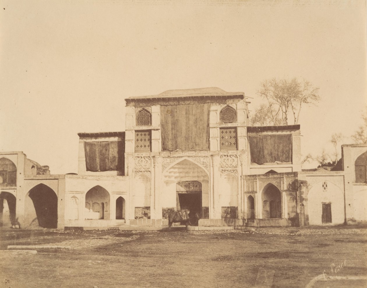 [The Sublime Porte, Teheran, Iran], 1840-60-luvut. tekijältä Luigi Pesce