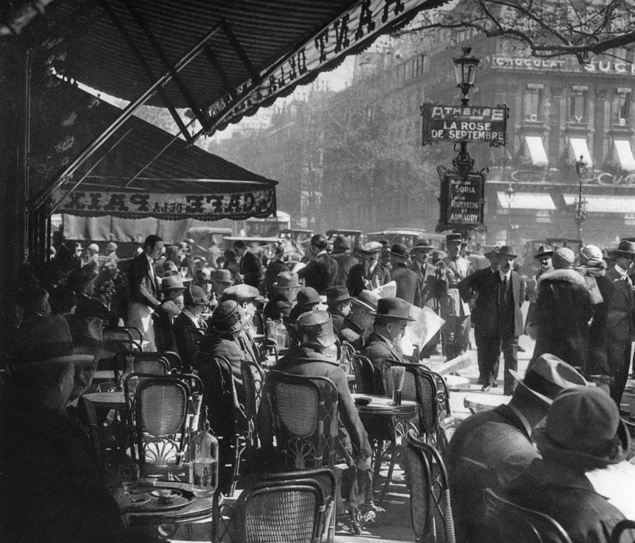 Cafe de la Paix, Pariisi, 1937 tekijältä Martin Hurlimann