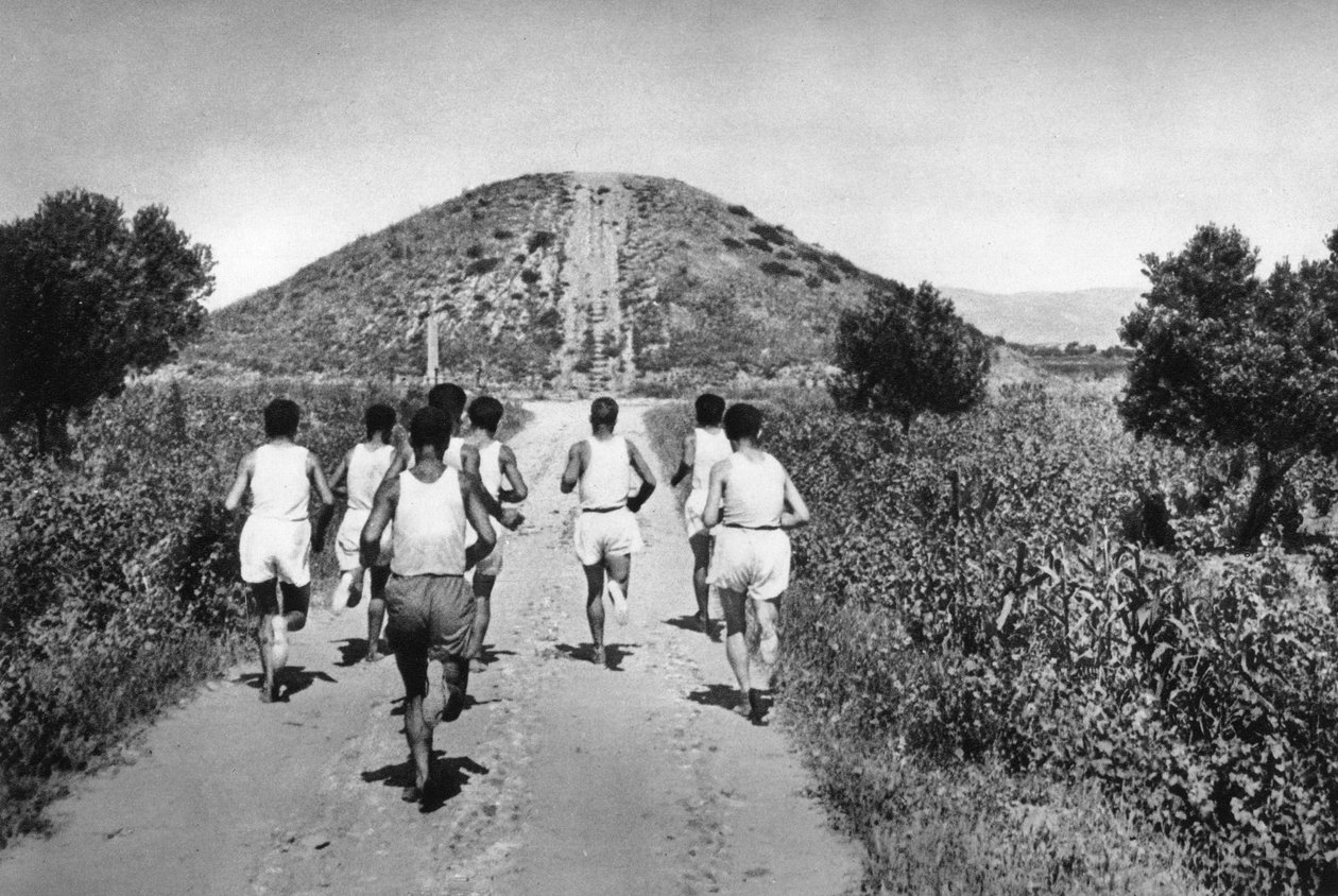 The Tumulus of Marathon, Kreikka, 1937. tekijältä Martin Hurlimann