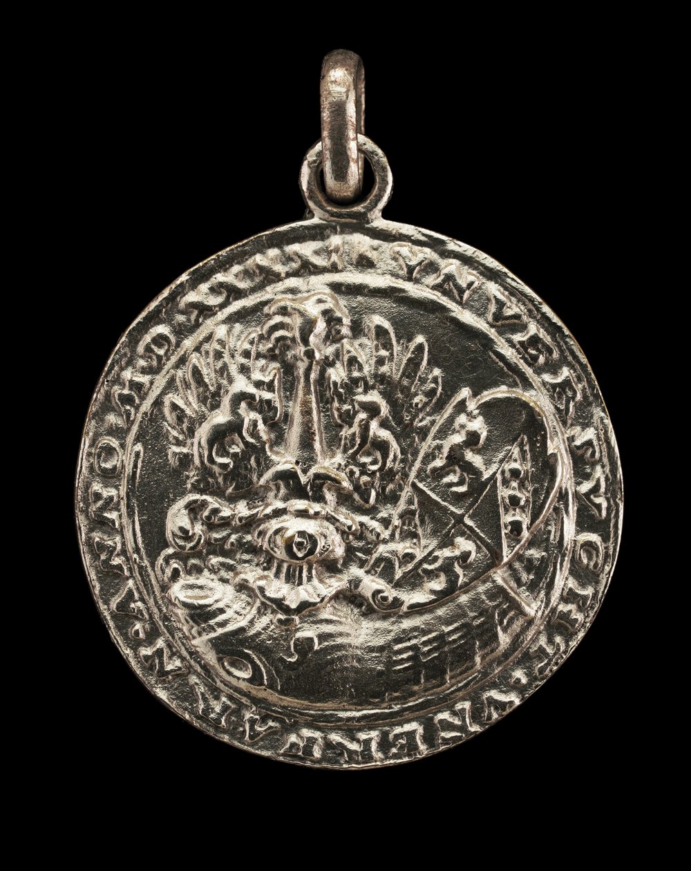 Shield, Cuirass, Casque, and Crest [reverse], 1541.  tekijältä Matthes Gebel