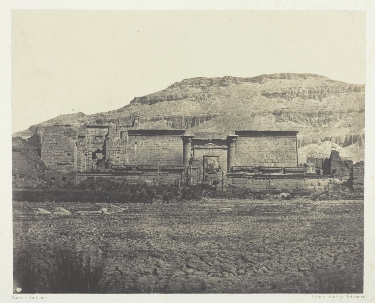 Medinet-Habou, Yleinen näkymä vuorille, Thebes tekijältä Maxime Du Camp