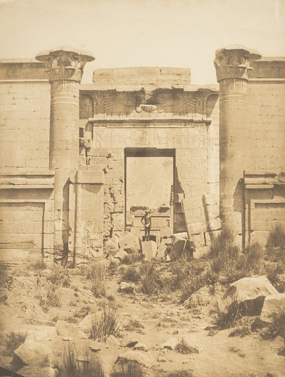 Propylaea of ​​the Thutmoseum, Medinet-habou Thebes, 1849-50. tekijältä Maxime Du Camp