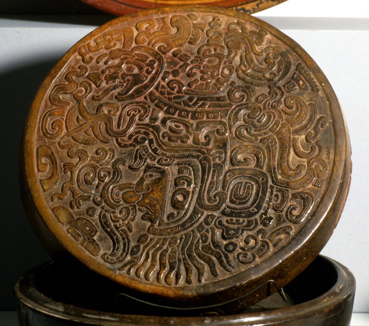 Hautausalus, Mundo Perdido (keraaminen) tekijältä Mayan