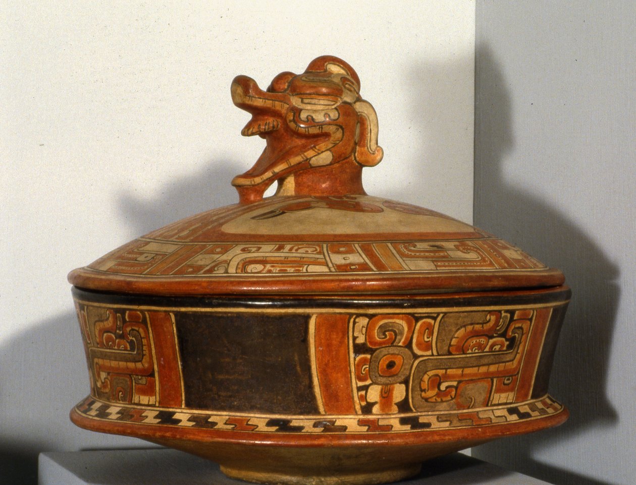 Hautausastia, Mundo Perdido, varhainen klassikkokausi 300-600 jKr (keraaminen) tekijältä Mayan