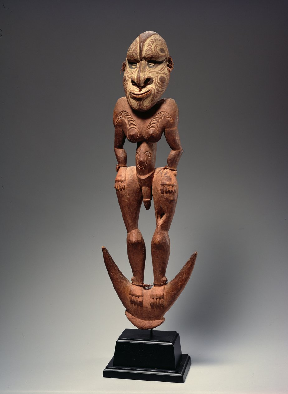Seisova hahmo (puu) tekijältä Melanesian