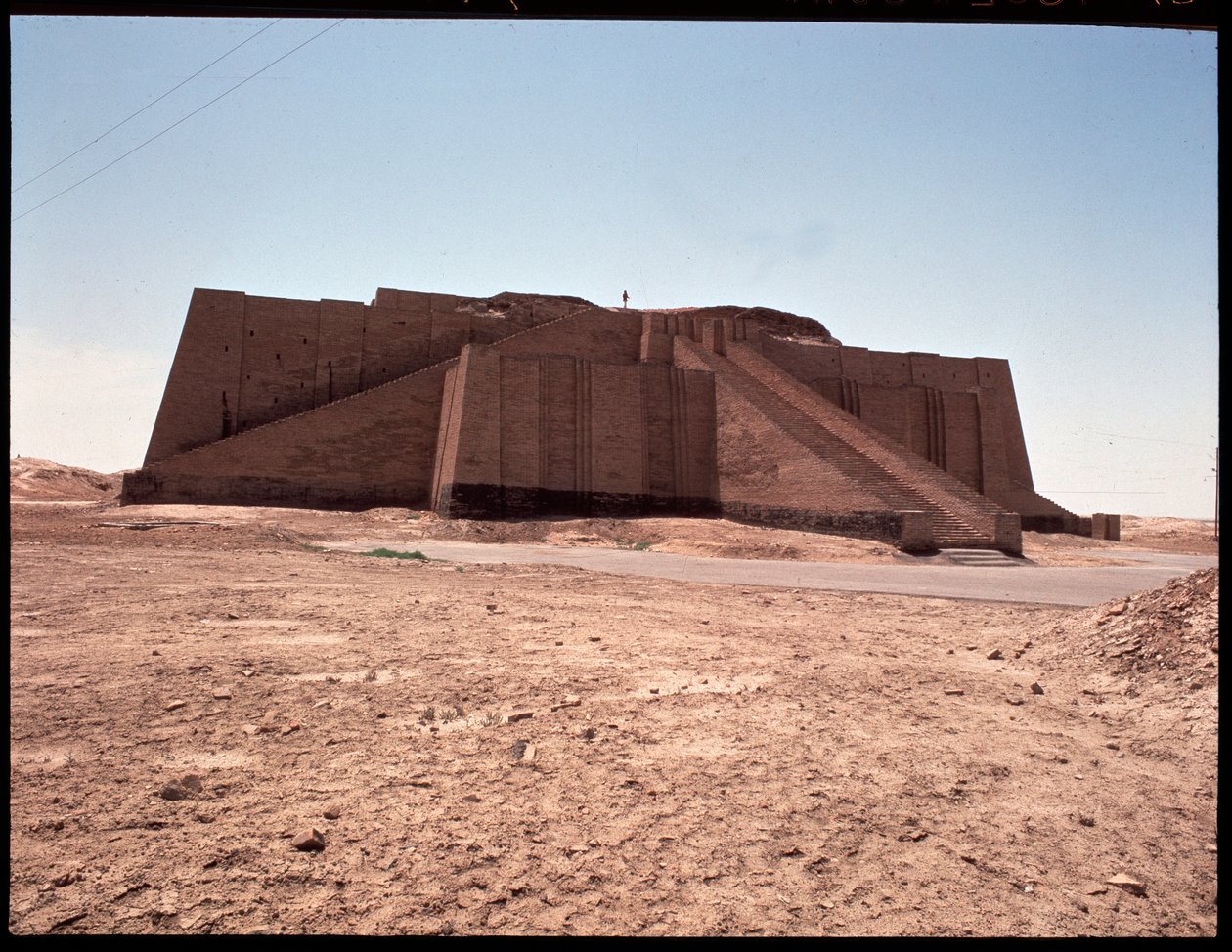 Näkymä rekonstruoidusta zikguratista, 2050 eaa tekijältä Mesopotamian Mesopotamian