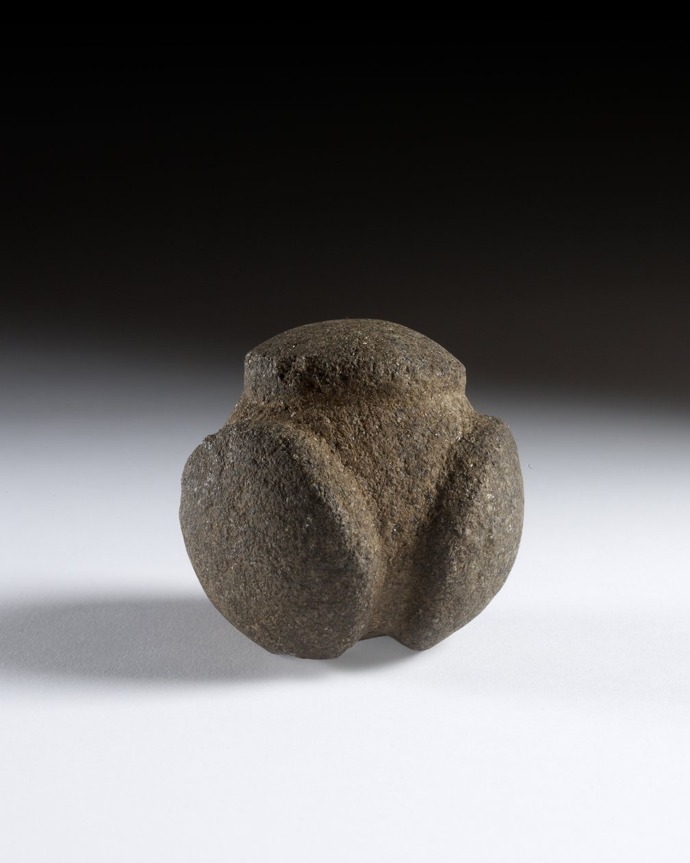 Veistetty pallo, myöhäinen neoliitti, Skotlanti, noin 3750-2000 eaa. tekijältä Neolithic