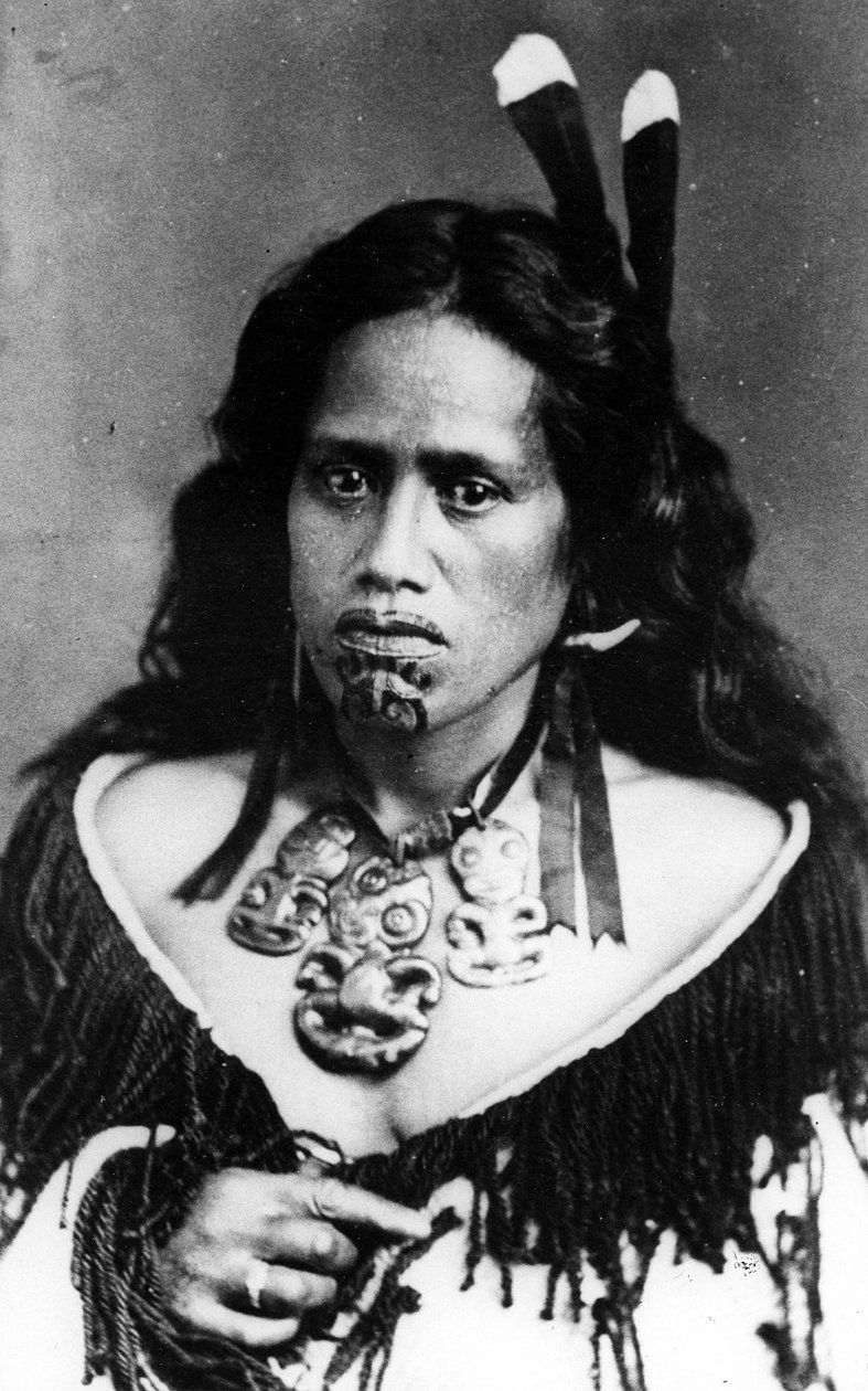 Maori-naisen muotokuva, ennen vuotta 1880 tekijältä New Zealand Photographer