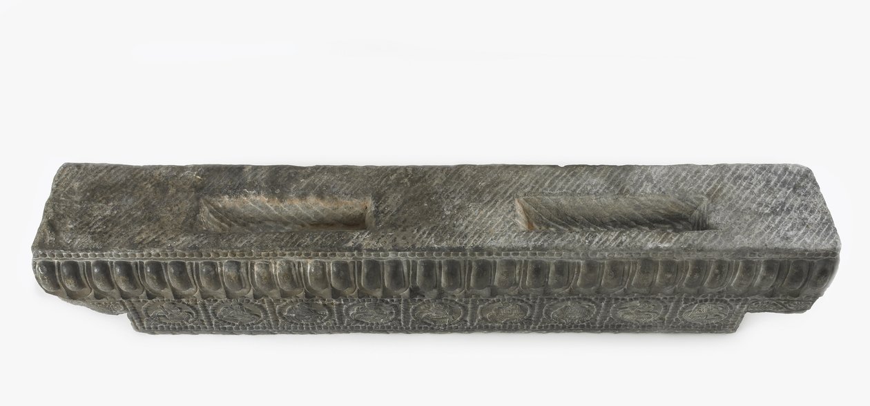 Hautaussohvan reunalista (kalkkikivi) tekijältä Northern Qi Dynasty Chinese Scool