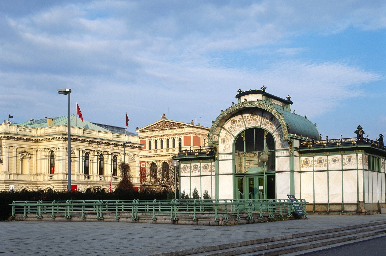 Otto Wagner -paviljonki Karlsplatzilla tekijältä Otto Wagner