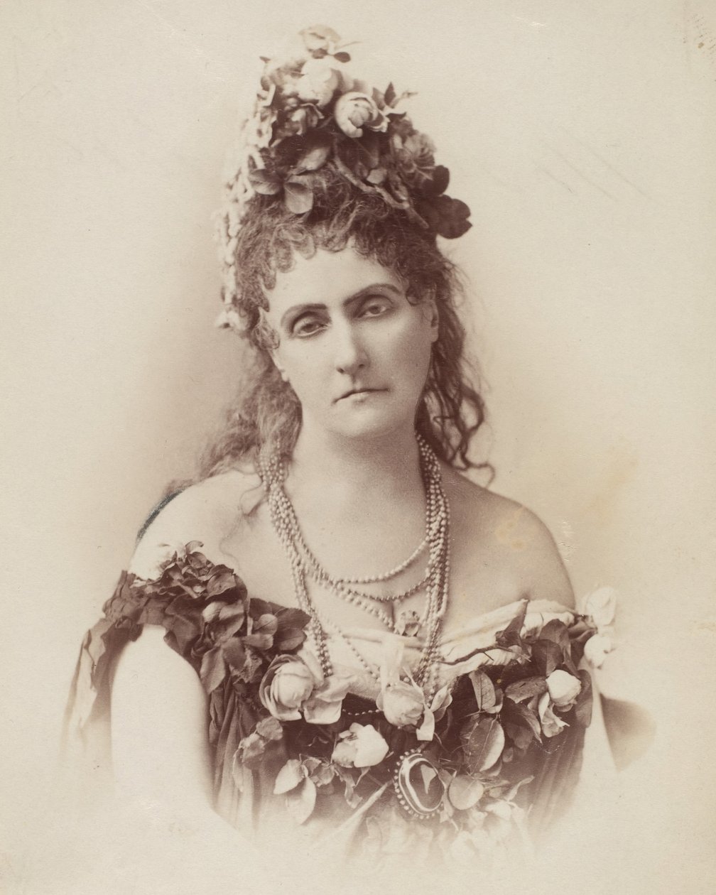 [Kreivitär de Castiglione], 1895. tekijältä Pierre Louis Pierson