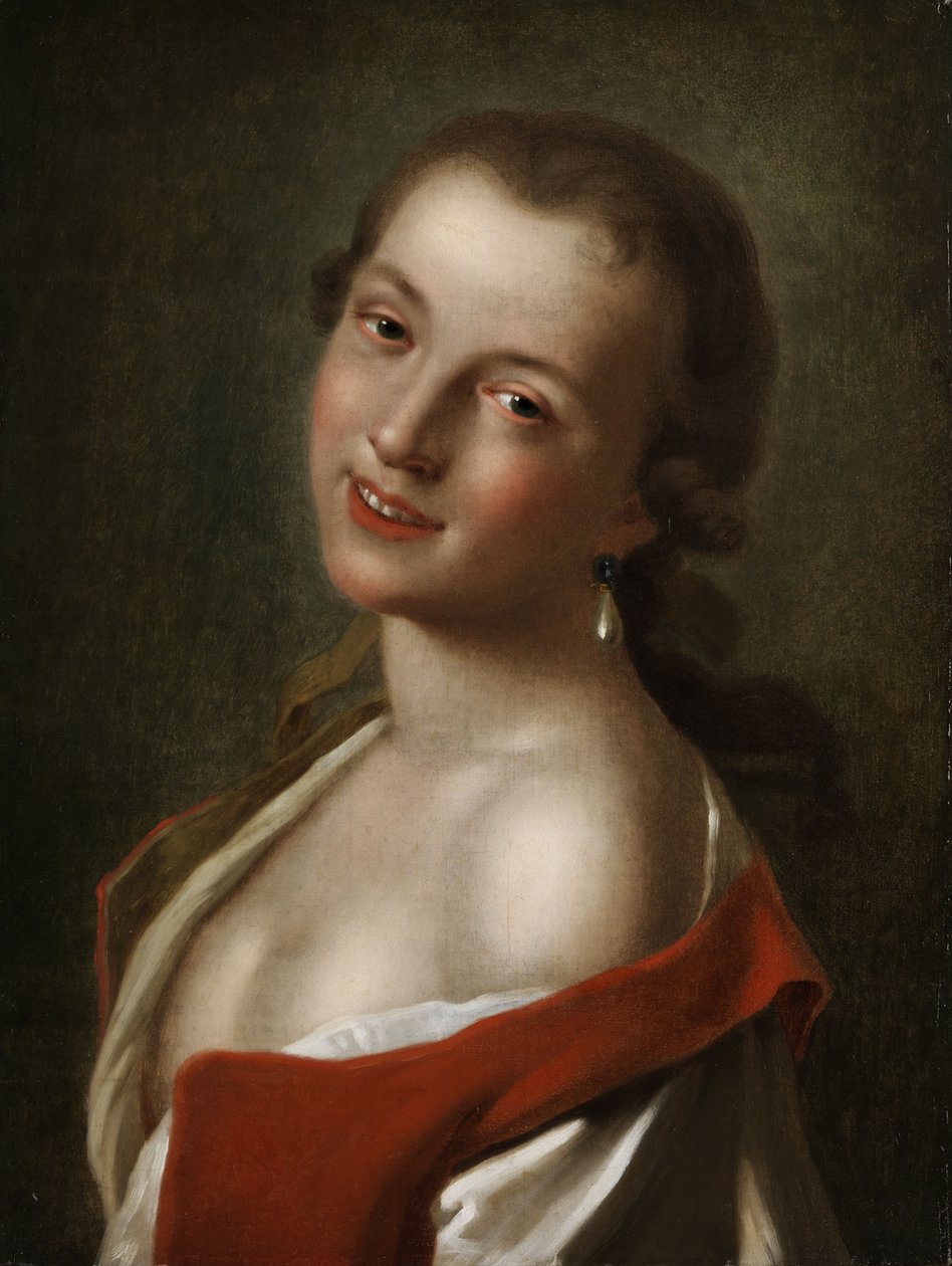 Halb Bildnis eines jungen lächelnden Mädchens mit tropfenförmigen Perlenohrring tekijältä Pietro Antonio Rotari
