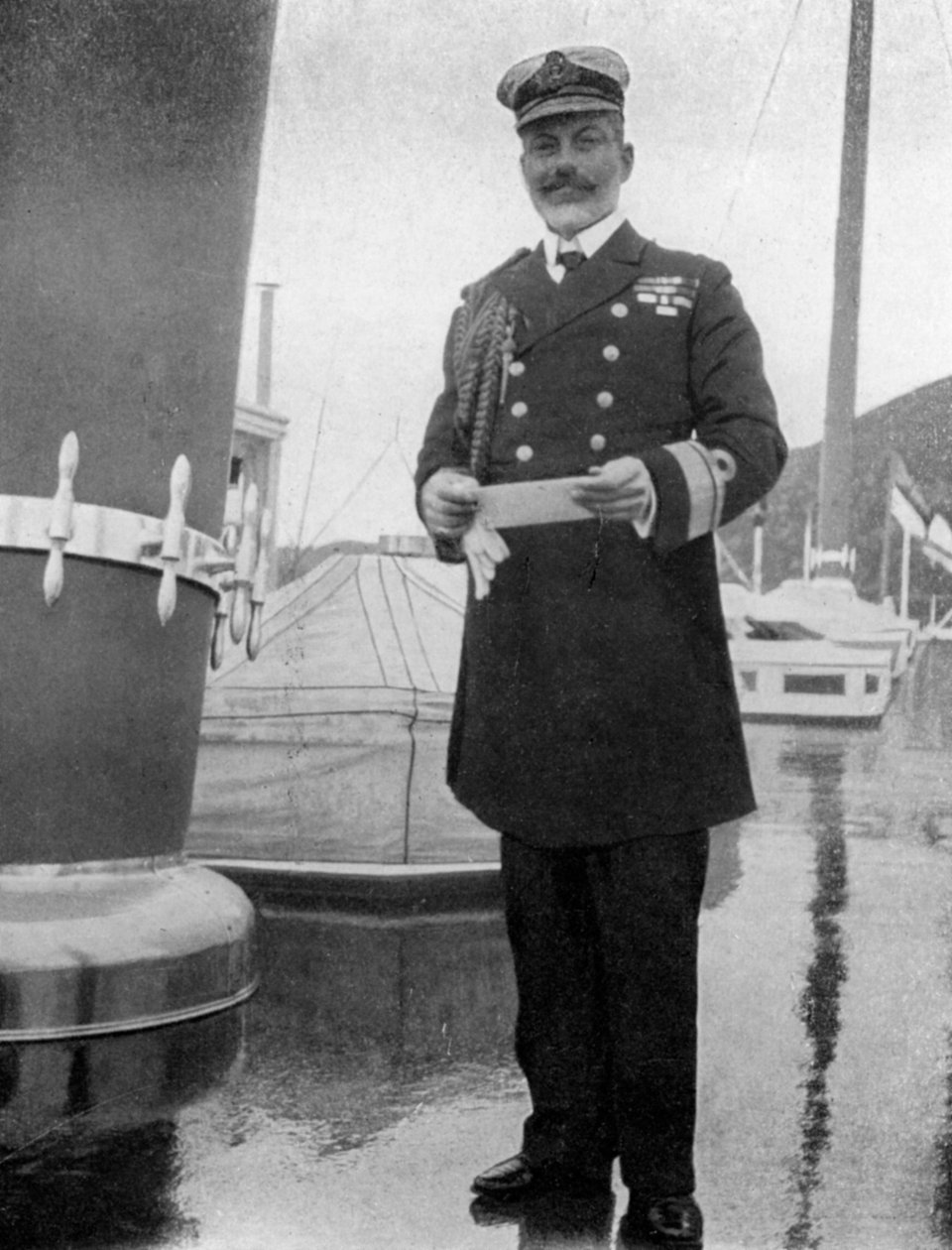Kommodori Sir Archibald Milne 1855-1938, 1908. tekijältä Queen Alexandra