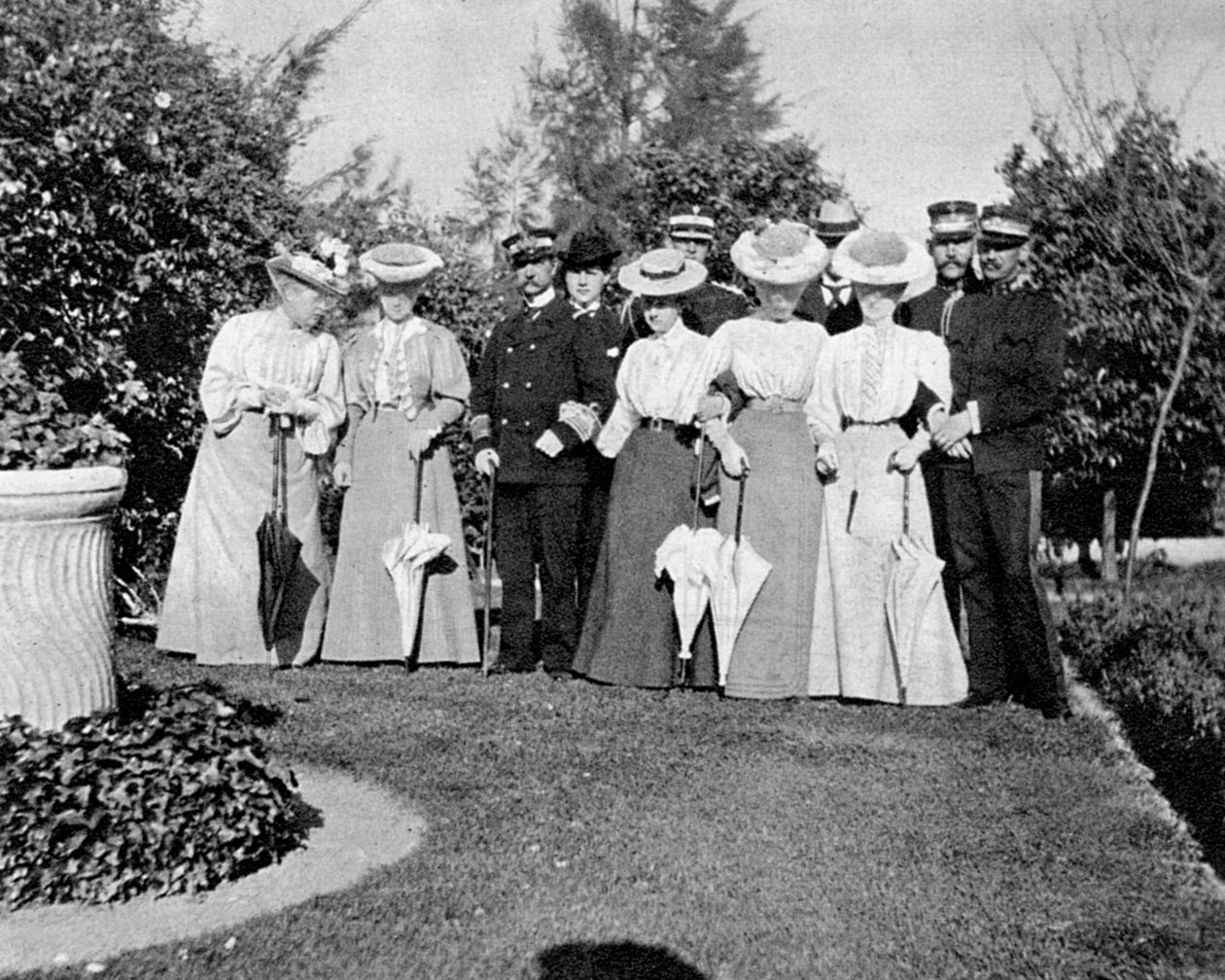 Perheryhmä Ateenassa, 1908. tekijältä Queen Alexandra