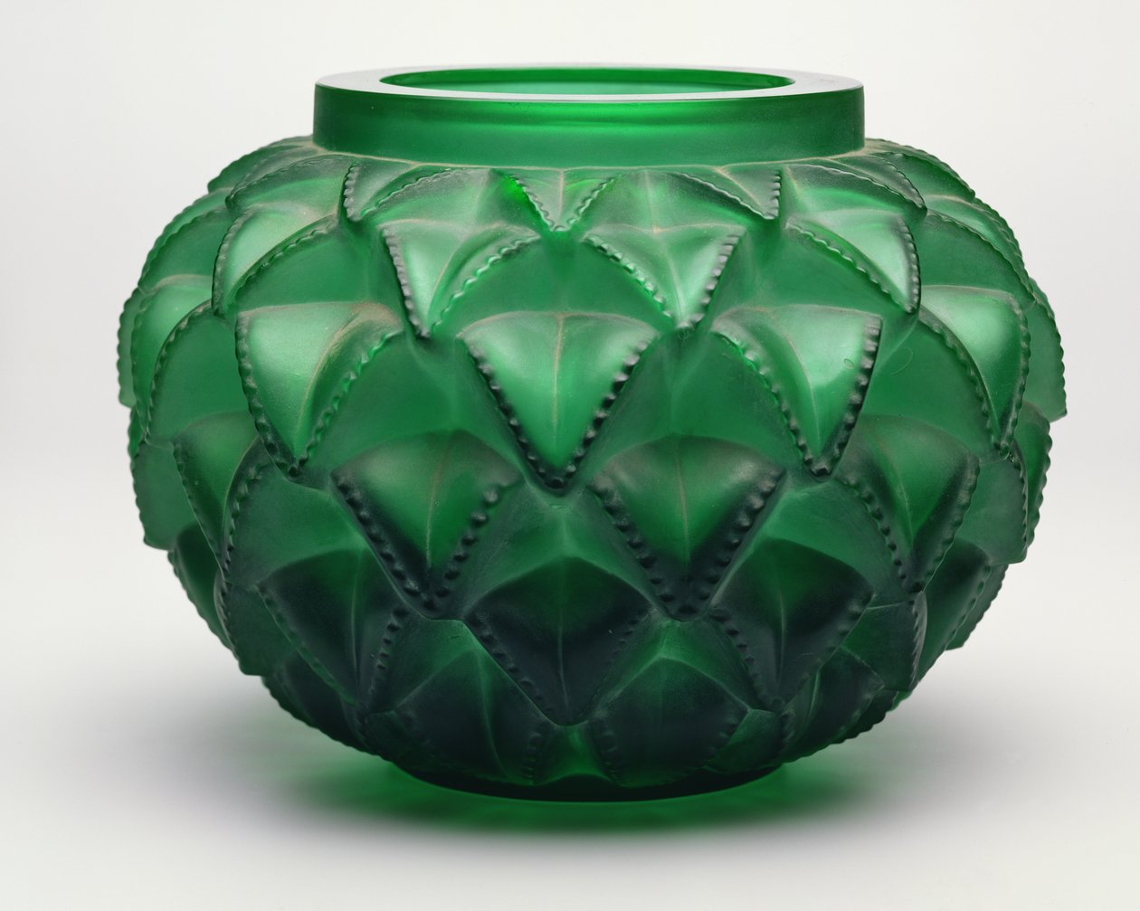 Languedoc-maljakko, 1929 (puristettua vihreää lasia) tekijältä Rene Jules Lalique
