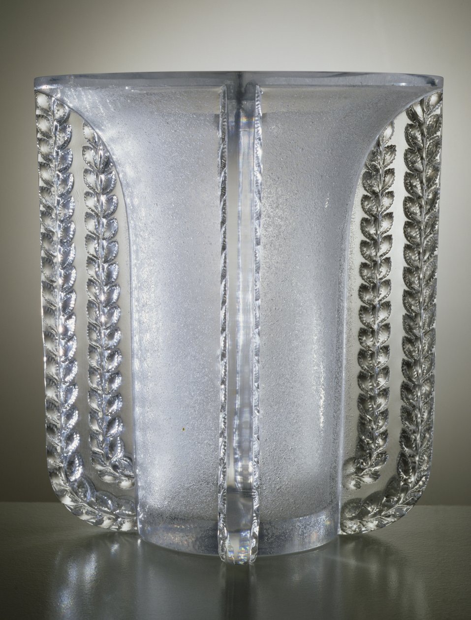 Marignane-maljakko, 1936 (puristettu lasi) tekijältä Rene Jules Lalique