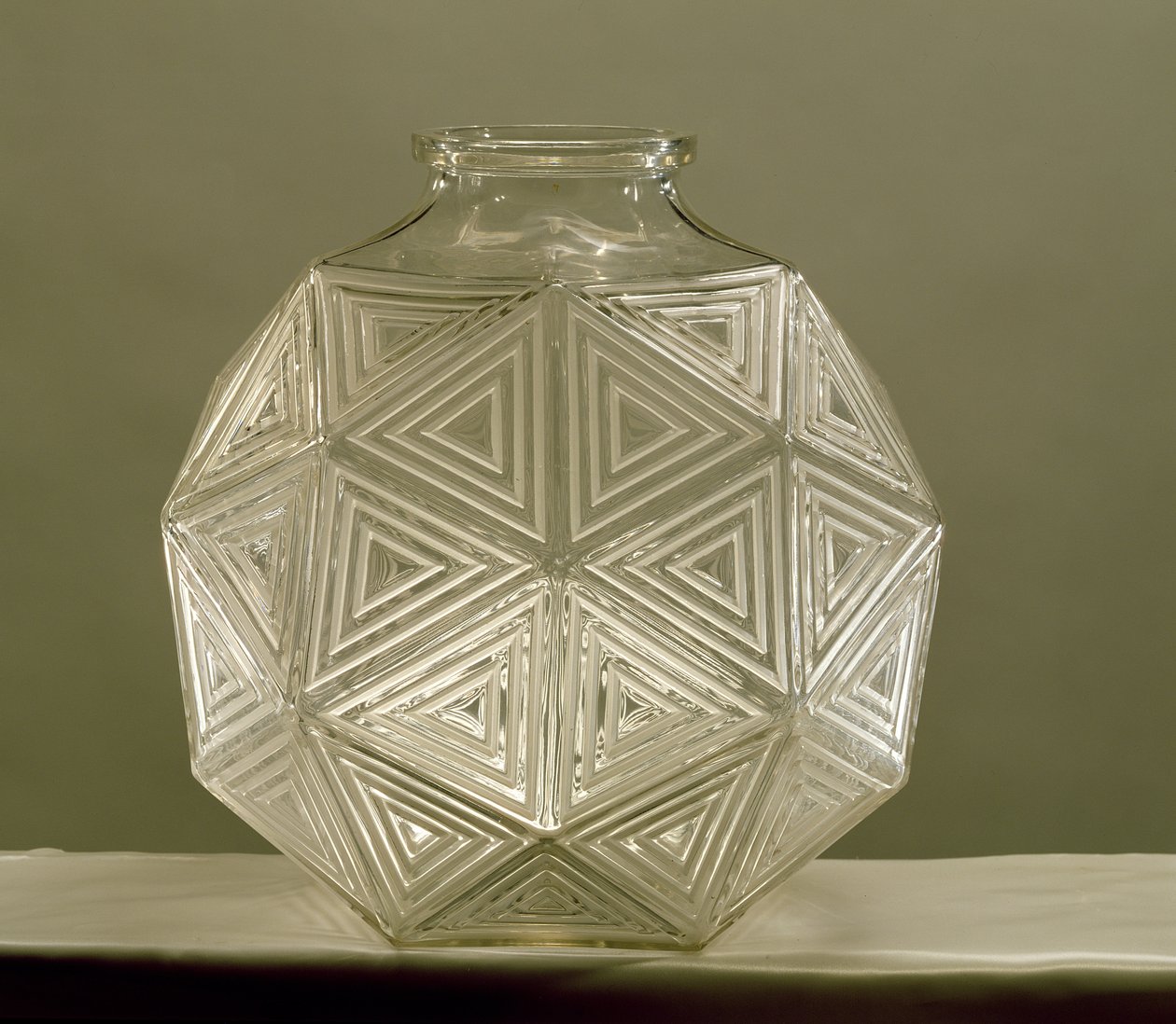 Nanking Maljakko, 1925 (kirkas ja himmeä lasi) tekijältä Rene Jules Lalique