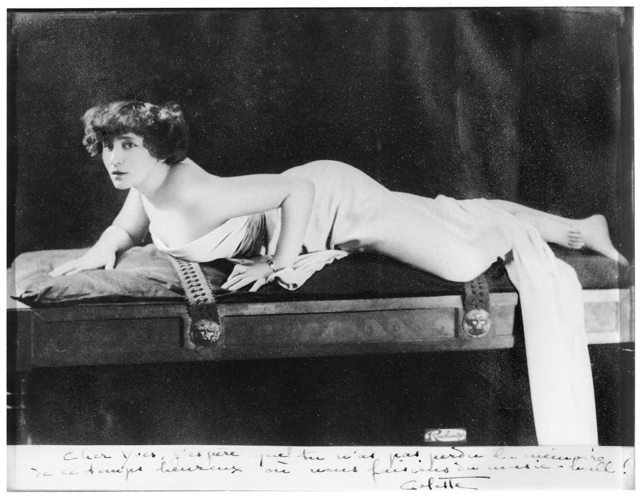 Colette (1873-1954) poseeraa, 1909 (katso myös 215403) tekijältä Reutlinger Studio