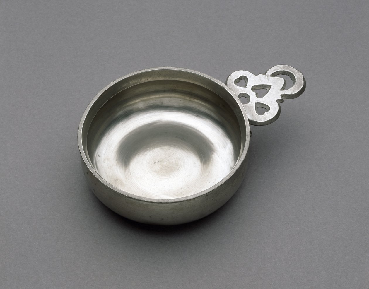 Porringer, c. 1788-1820 (tina) tekijältä Richard Sr. Lee