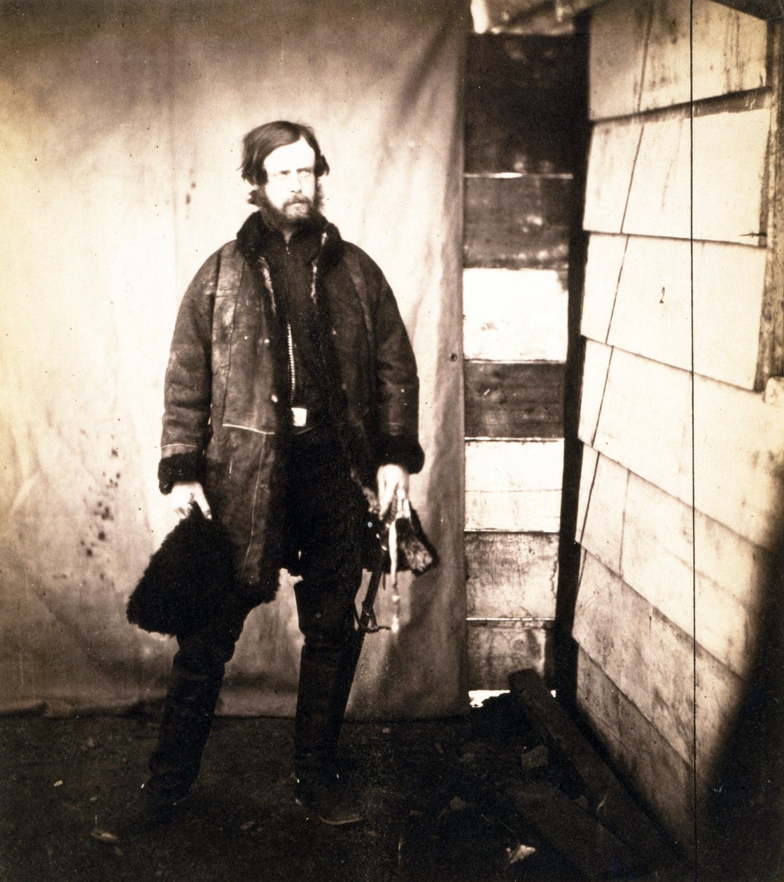 Kapteeni Alexander Leslie-Melville, Grenadier Guardsista, n. 1855 (gelatiinihopeaprintti) tekijältä Roger Fenton